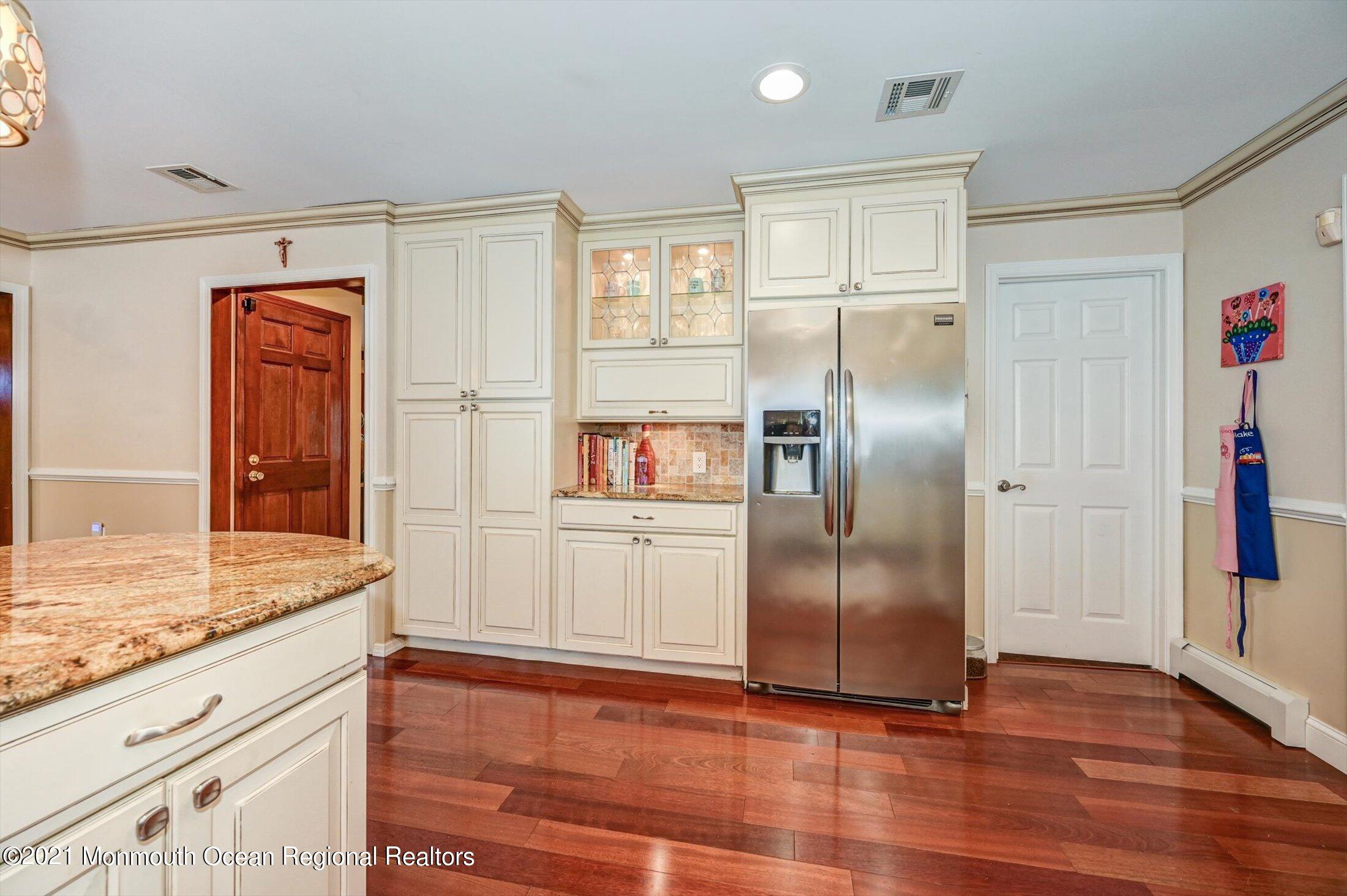 10 Shilling Road Manalapan, NJ 07726 - Photo 18 of 34 KITCHEN