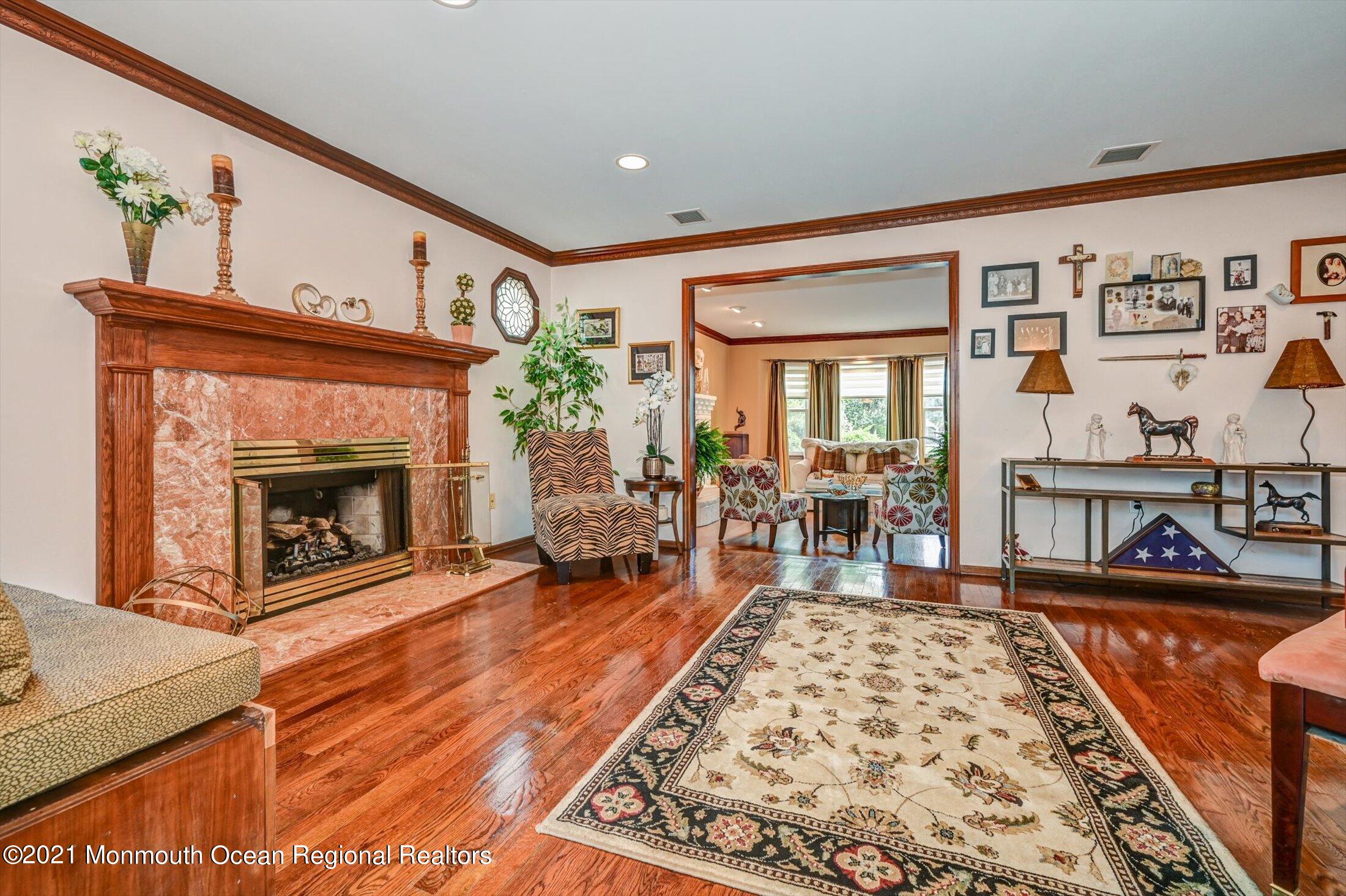 10 Shilling Road Manalapan, NJ 07726 - Photo 9 of 34 FAMILY ROOM