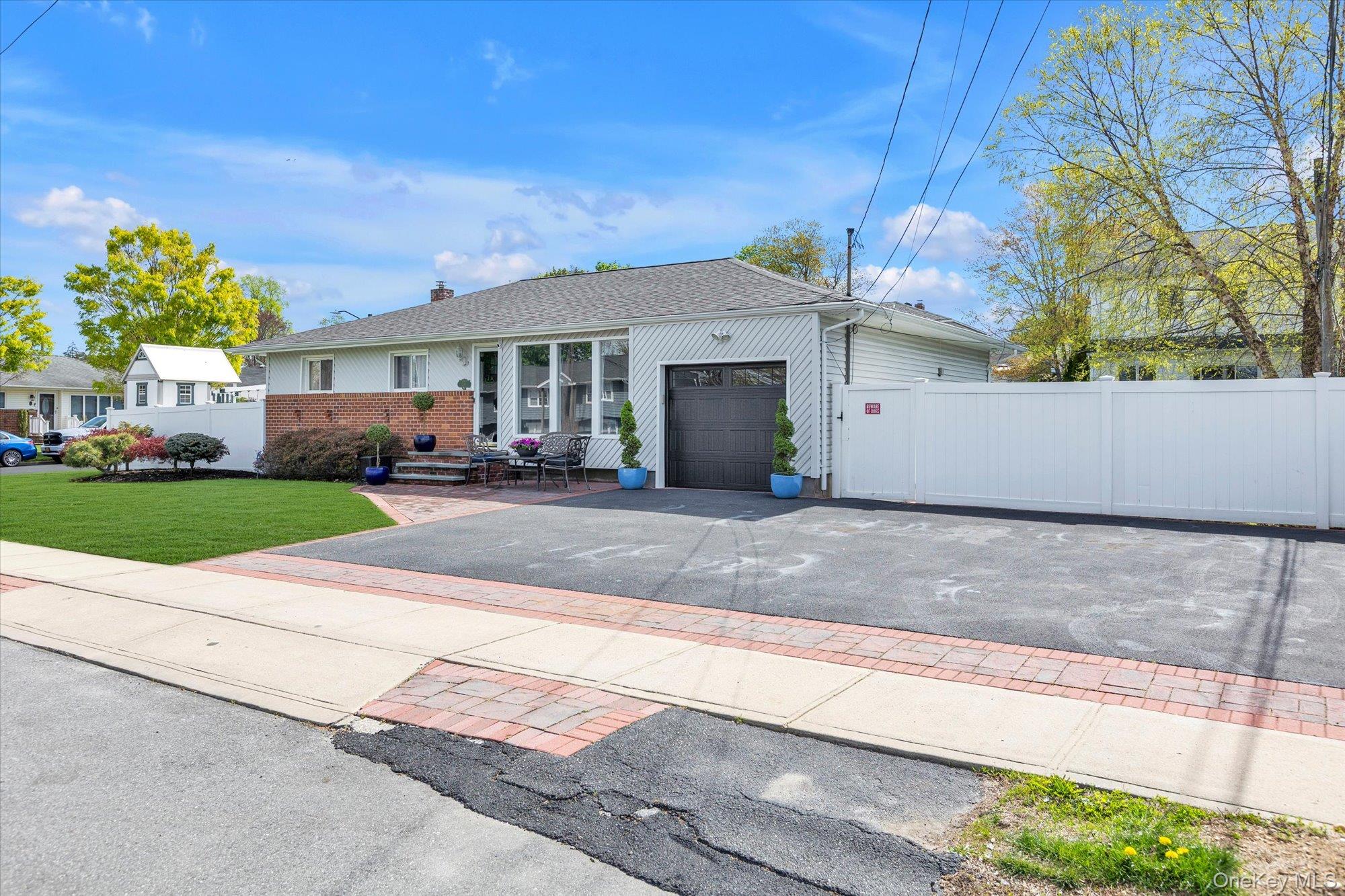 568 Plainview Road Plainview, NY 11803 - Photo 28 of 29