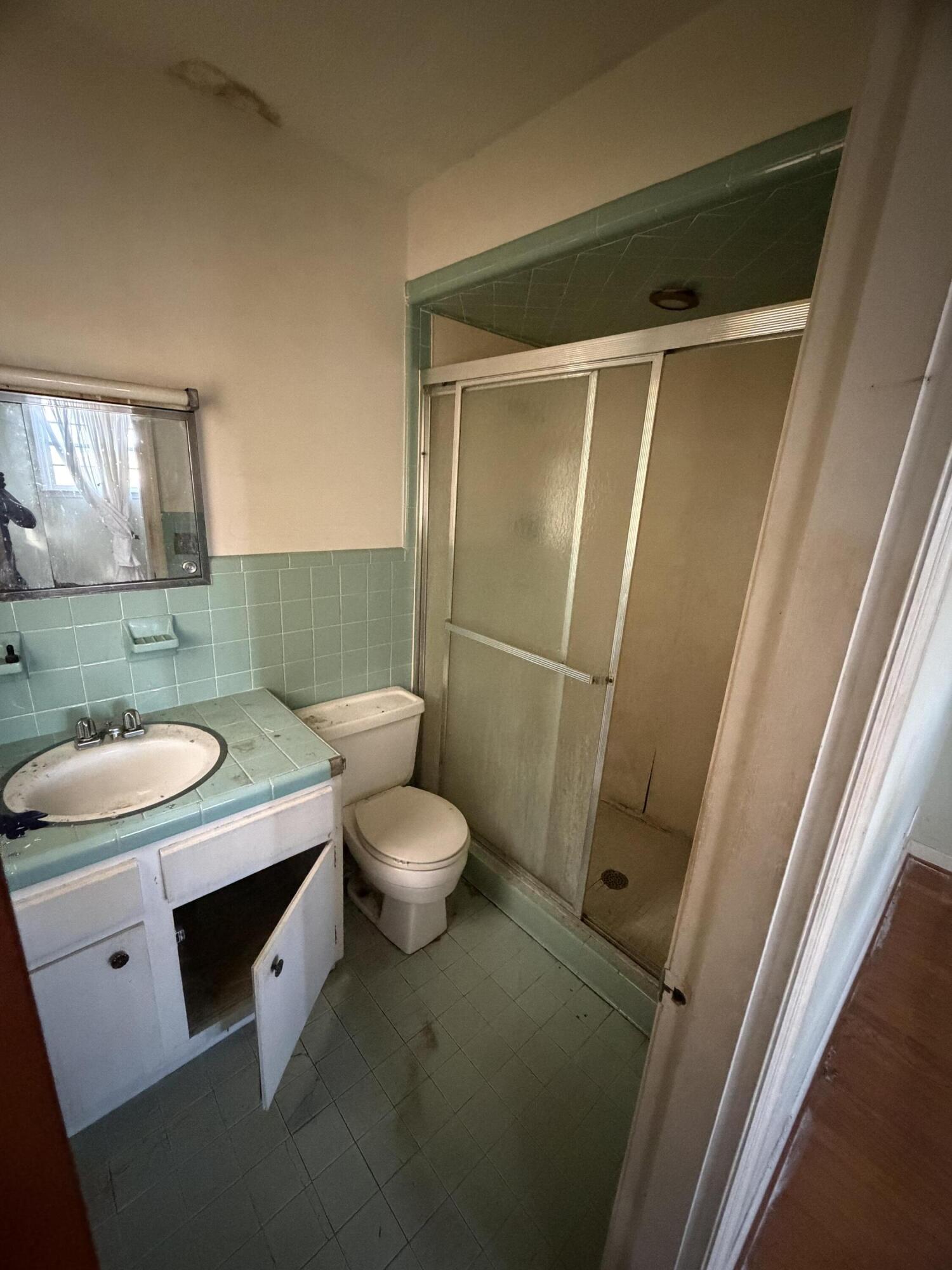 1976 Willow Swamp Road Norway, SC 29113 - Photo 27 of 36 Primary Bathroom