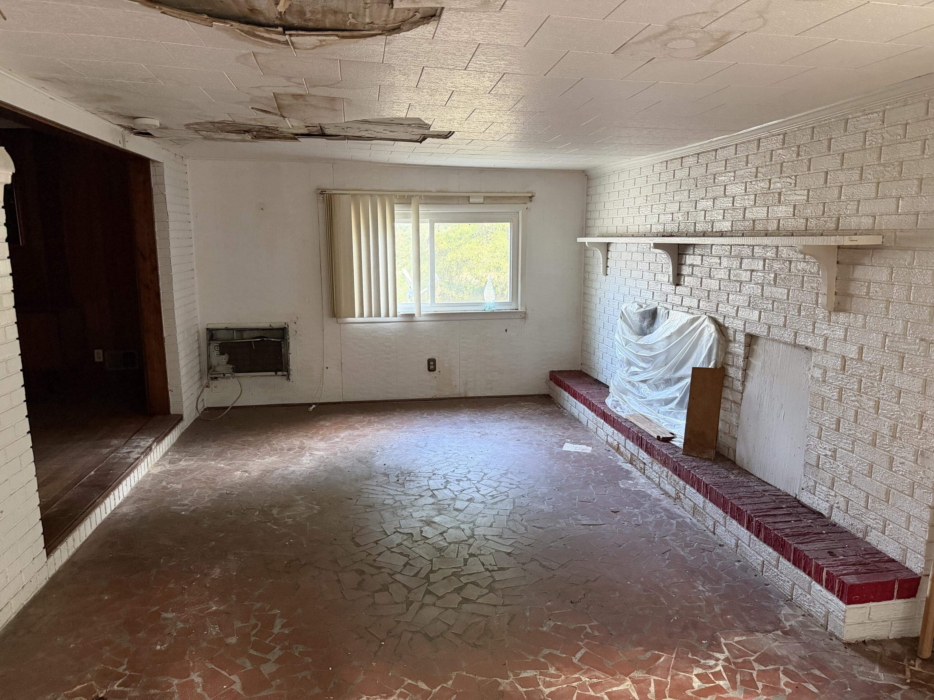 1976 Willow Swamp Road Norway, SC 29113 - Photo 3 of 36 Family Room