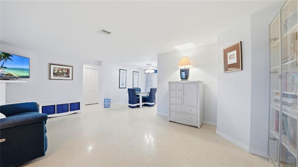 520 Glen Oak Road Venice, FL 34293 - Photo 2 of 6