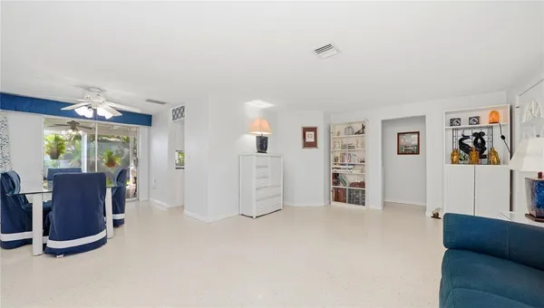 $300,000 | 520 Glen Oak Road, Venice, FL 34293