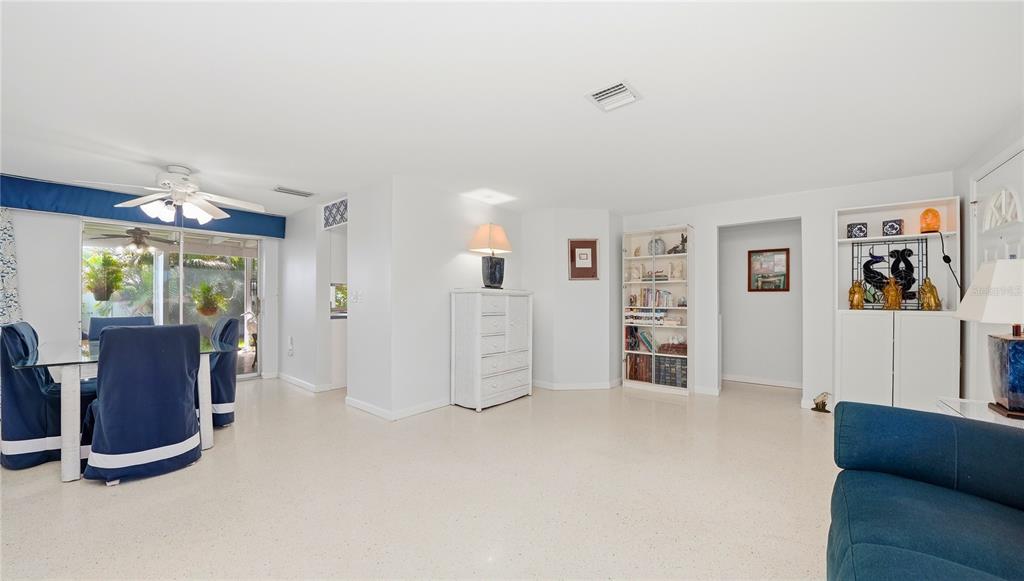 520 Glen Oak Road Venice, FL 34293 - Photo 3 of 6