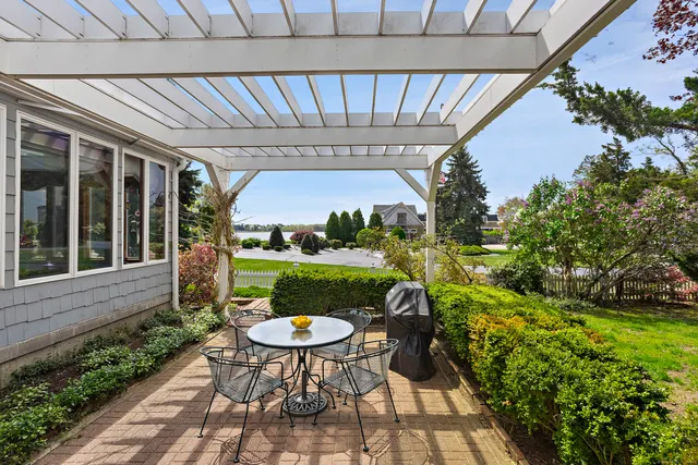 $939,900 | 1 Lighthouse Lane, Old Saybrook, CT 06475