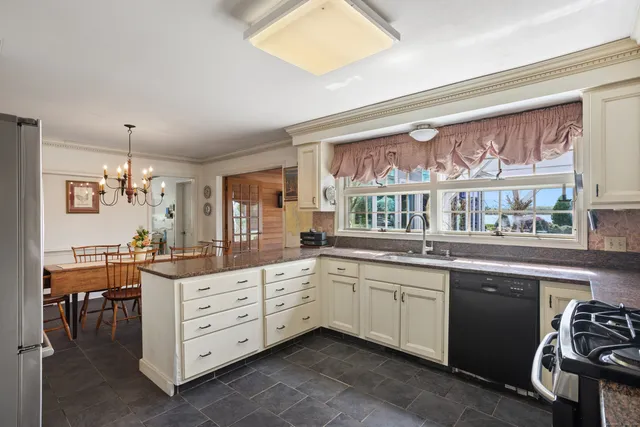 $939,900 | 1 Lighthouse Lane, Old Saybrook, CT 06475