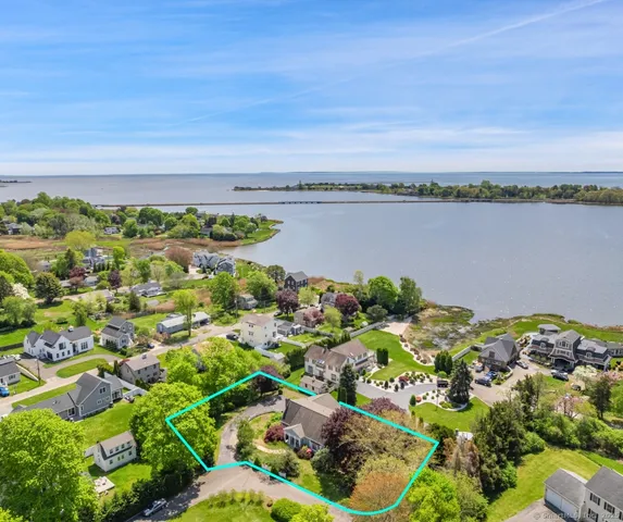 $939,900 | 1 Lighthouse Lane, Old Saybrook, CT 06475