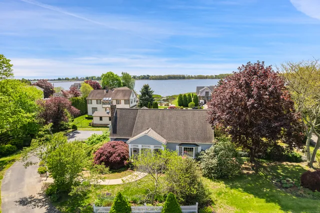 $939,900 | 1 Lighthouse Lane, Old Saybrook, CT 06475
