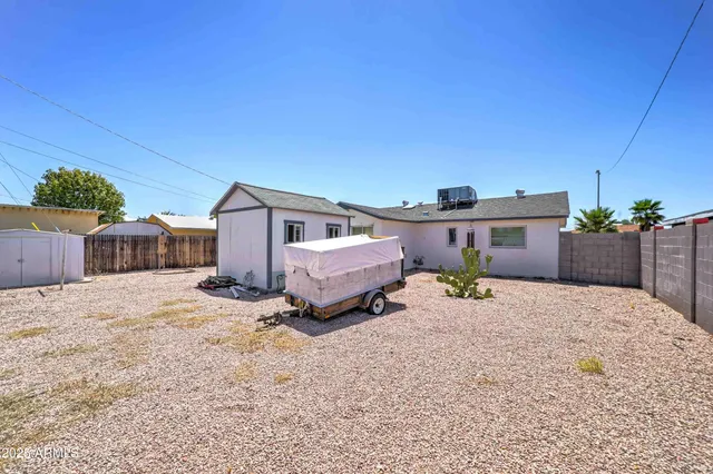 a house view with a outdoor space