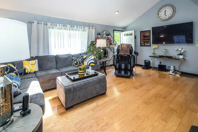 $1,200,000 | 233 Squires Road, Manchester, VT 05255