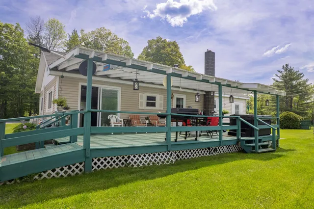 $1,200,000 | 233 Squires Road, Manchester, VT 05255