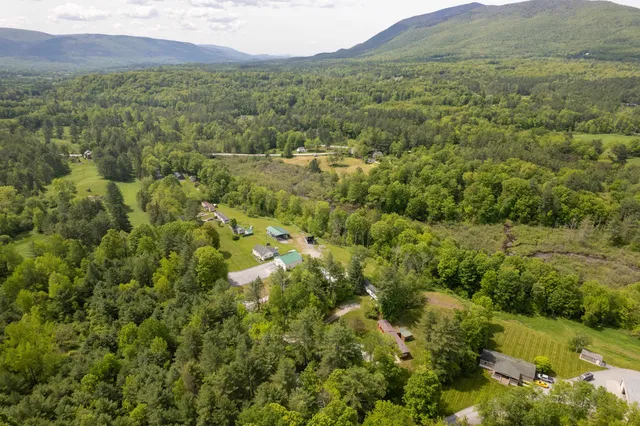 $1,200,000 | 233 Squires Road, Manchester, VT 05255