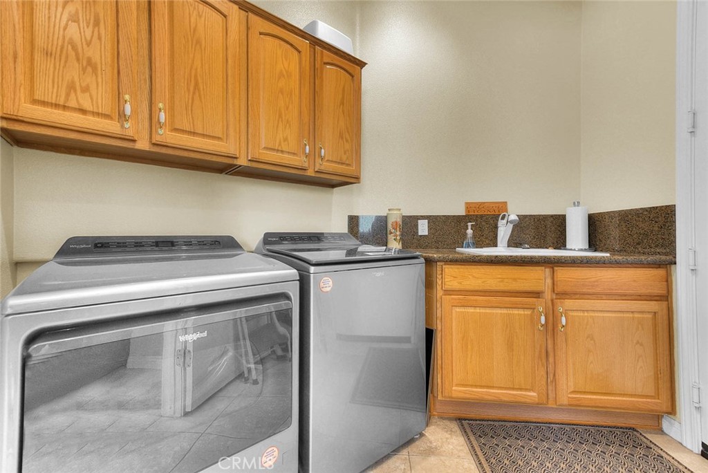 19360 Galloping Hill Road Apple Valley, CA 92308 - Photo 20 of 54
