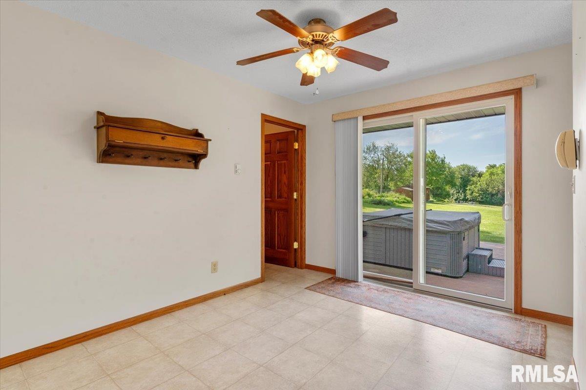 14201 3100N Road Virden, IL 62690 - Photo 14 of 55