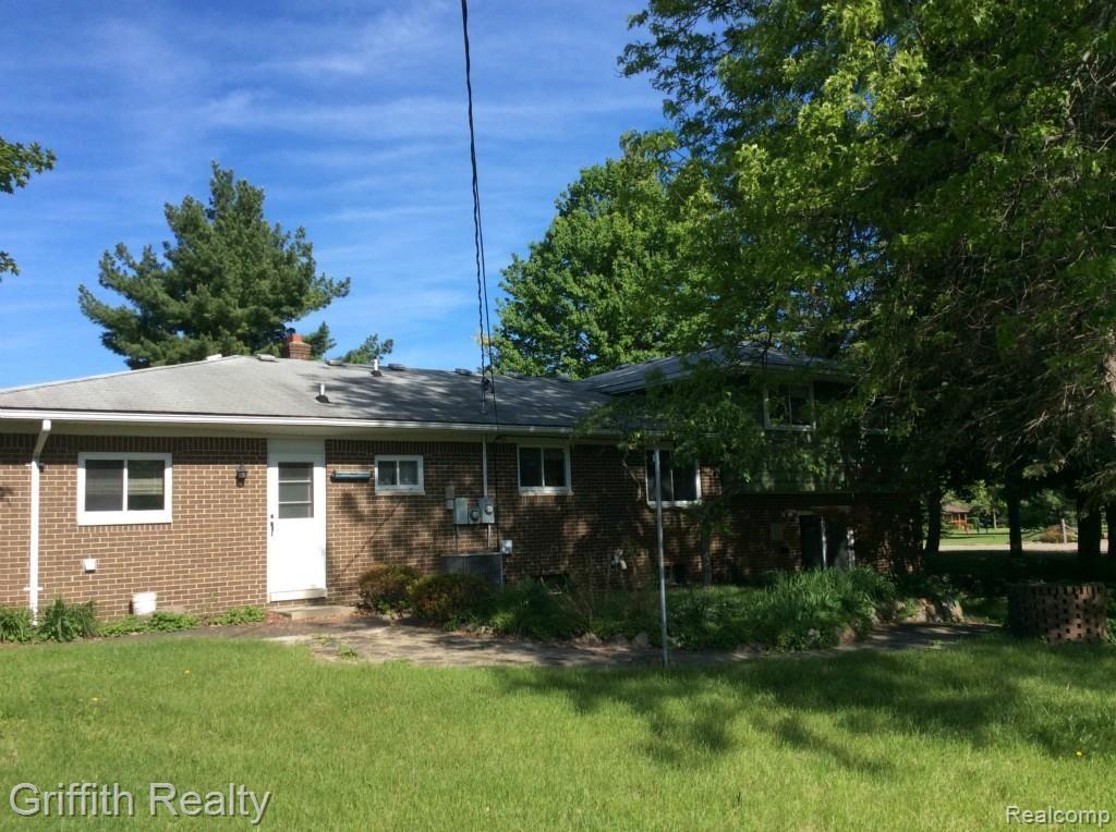 1257 Peavy Road Howell, MI 48843 - Photo 6 of 41 IMG_0298.jpg