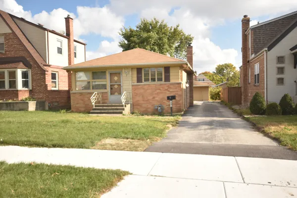 $289,900 | 1541 Lee Boulevard, Berkeley, IL 60163
