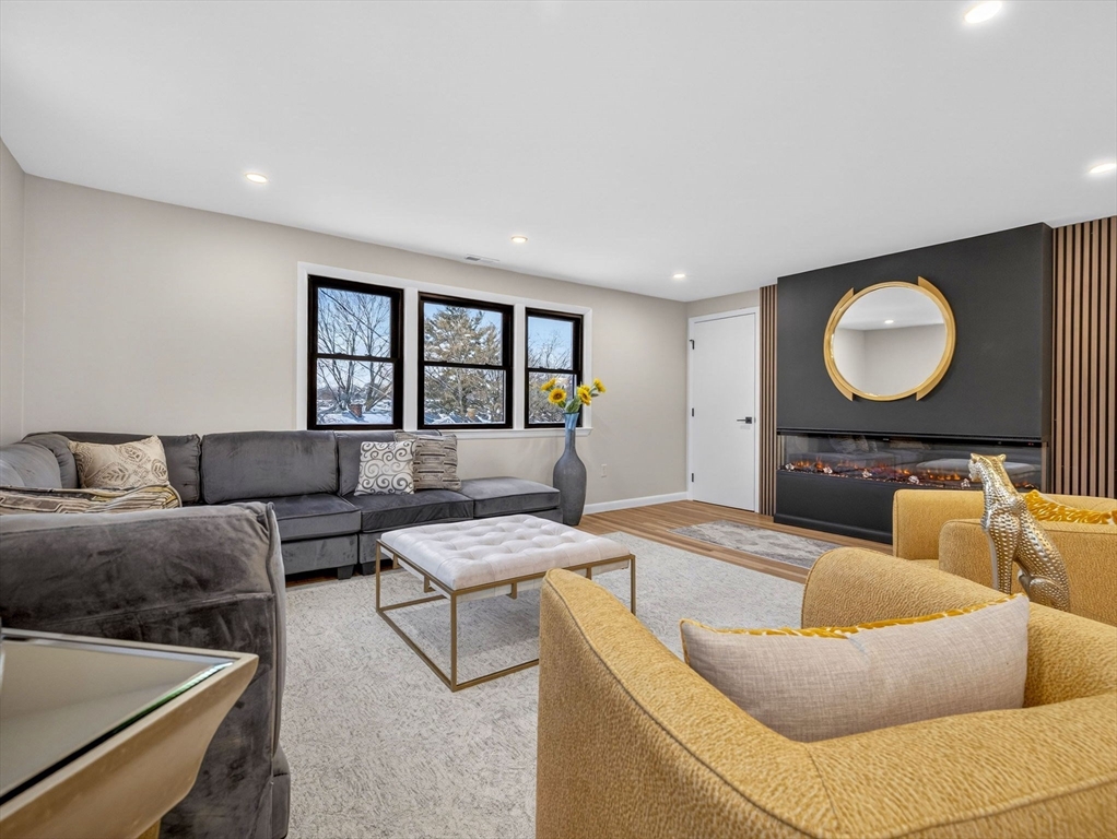 38 Brandley Road Watertown, MA 02472 - Photo 5 of 20