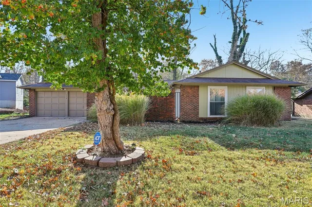 $350,000 | 117 Old Oaks Drive, Ballwin, MO 63011