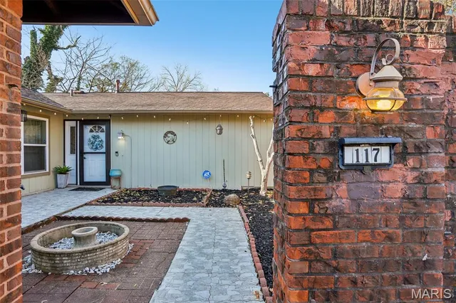 $350,000 | 117 Old Oaks Drive, Ballwin, MO 63011