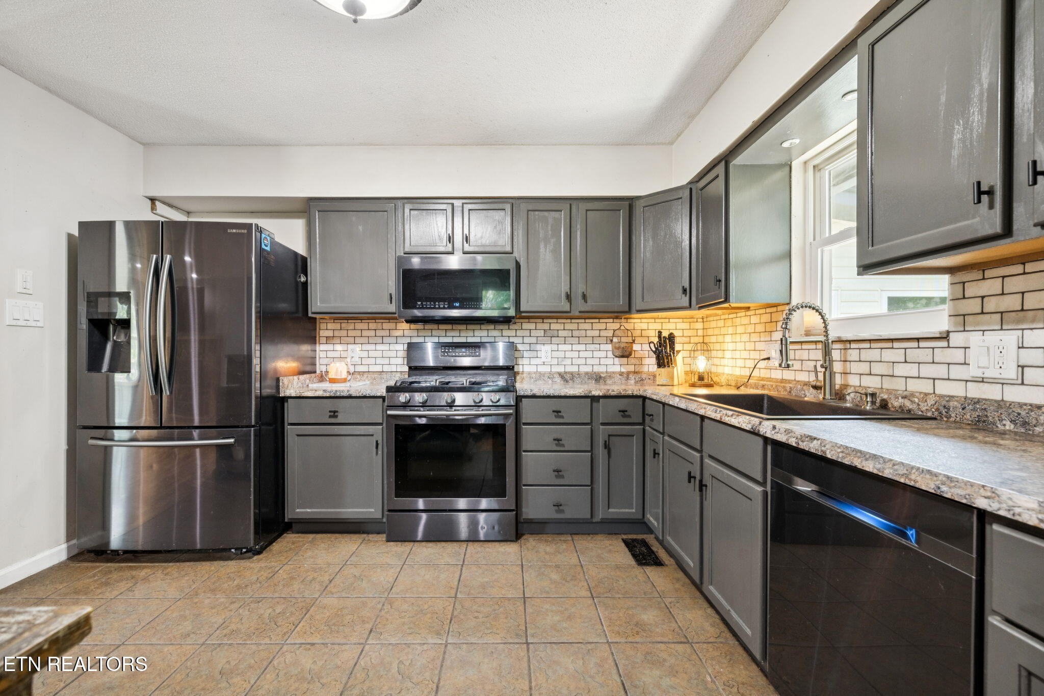 7901 Ewing Road Powell, TN 37849 - Photo 11 of 56 Gallery Image 11