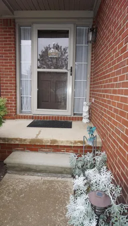 $274,900 | 2633 Ambassador Drive, Ypsilanti, MI 48198