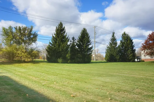 $274,900 | 2633 Ambassador Drive, Ypsilanti, MI 48198