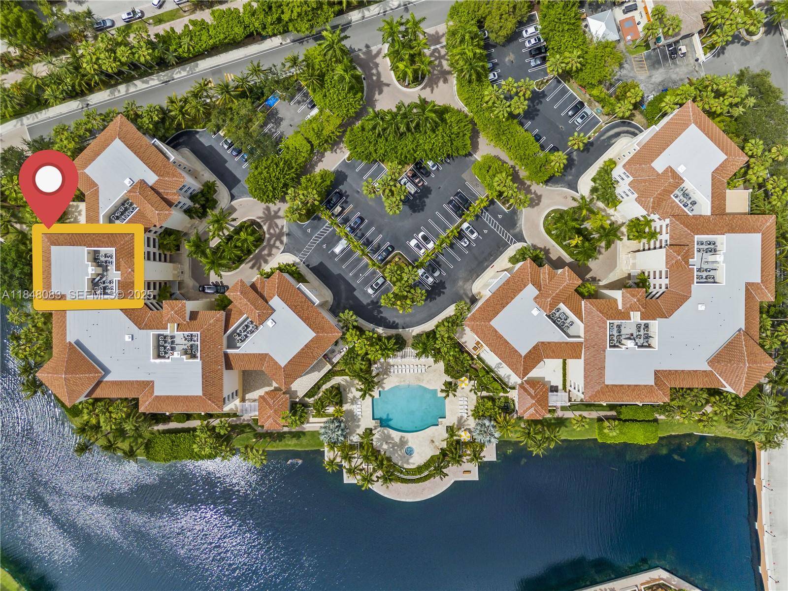 703 Crandon Boulevard, Unit PH3 Key Biscayne, FL 33149 - Photo 39 of 40 an aerial view of a