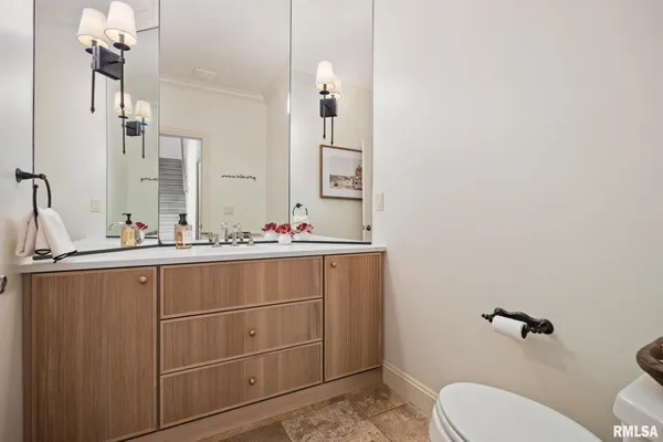 $750,000 | 6531 North Greenwich Place, Peoria, IL 61615