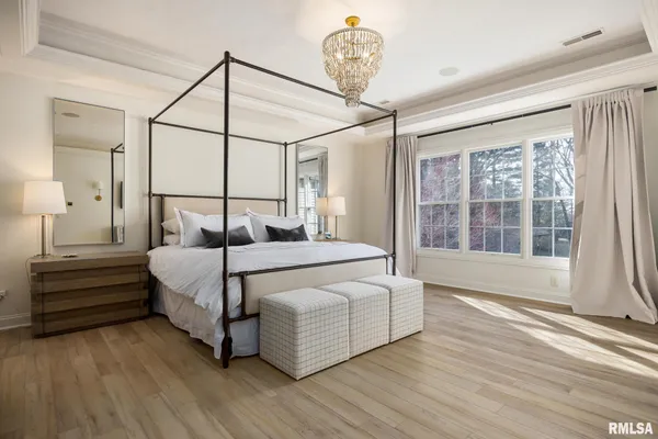 $750,000 | 6531 North Greenwich Place, Peoria, IL 61615