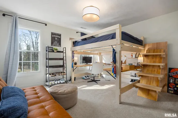 $750,000 | 6531 North Greenwich Place, Peoria, IL 61615