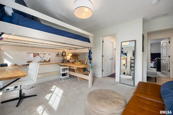 $750,000 | 6531 North Greenwich Place, Peoria, IL 61615