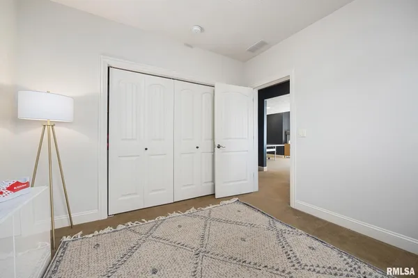 $750,000 | 6531 North Greenwich Place, Peoria, IL 61615