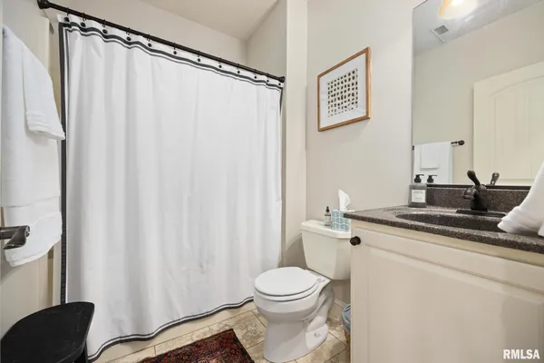 $750,000 | 6531 North Greenwich Place, Peoria, IL 61615