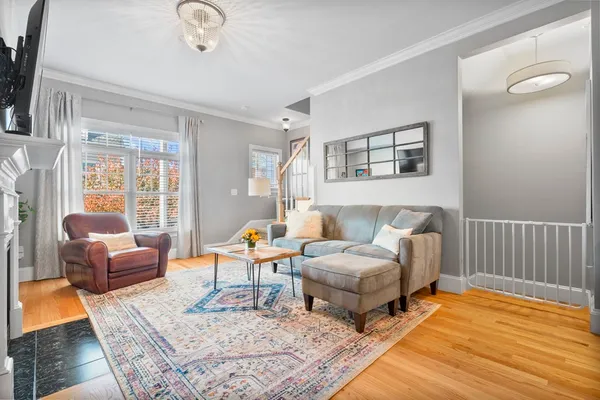 $3,800 | 10 South Sydney Street, Unit 10, Boston, MA 02125
