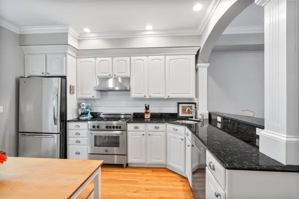 $3,800 | 10 South Sydney Street, Unit 10, Boston, MA 02125