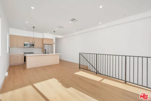 $5,500 | 5246 Auckland Avenue, North Hollywood, CA 91601