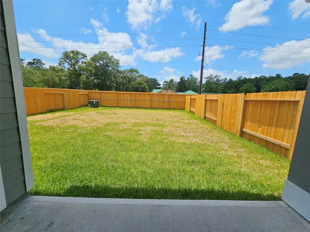 a view of yard with lake view