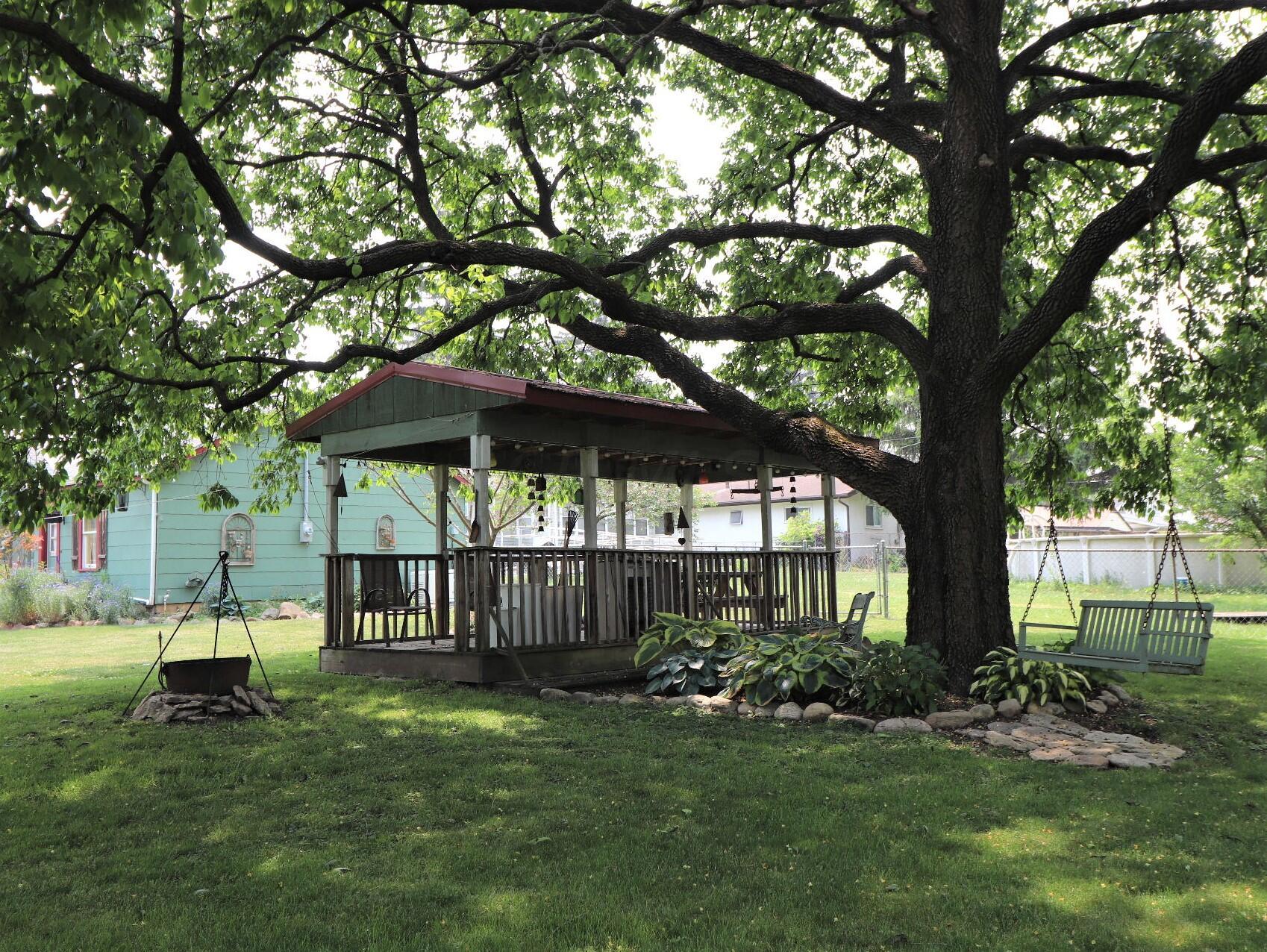 138 Marilla Road Columbus, OH 43207 - Photo 48 of 87 Shelter house with electricity