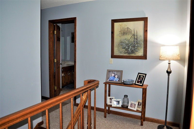 505 W Road Morrison, TN 37357 - Photo 20 of 44 a view of an entryway with furniture