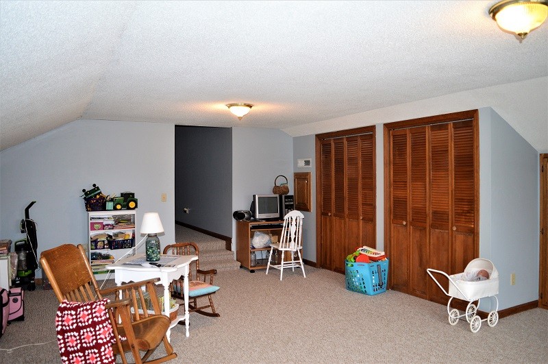 505 W Road Morrison, TN 37357 - Photo 29 of 44 a workspace with furniture and a window
