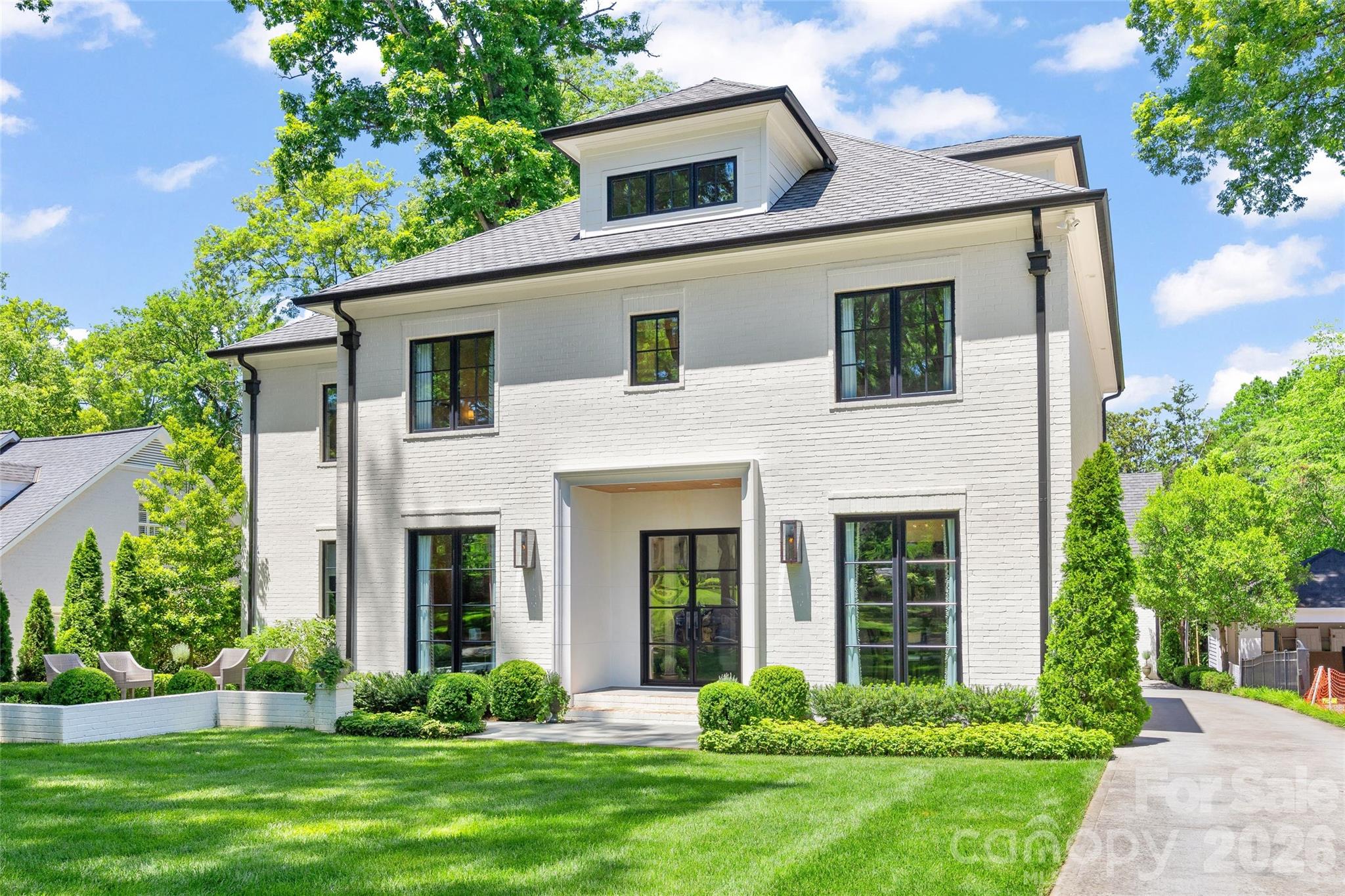 700 Cherokee Road Charlotte, NC 28207 - Photo 2 of 48 Gallery Image 2