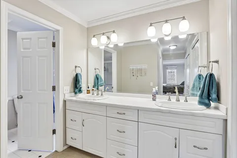 $719,900 | 6510 Woodgate Road, Middleton, WI 53562