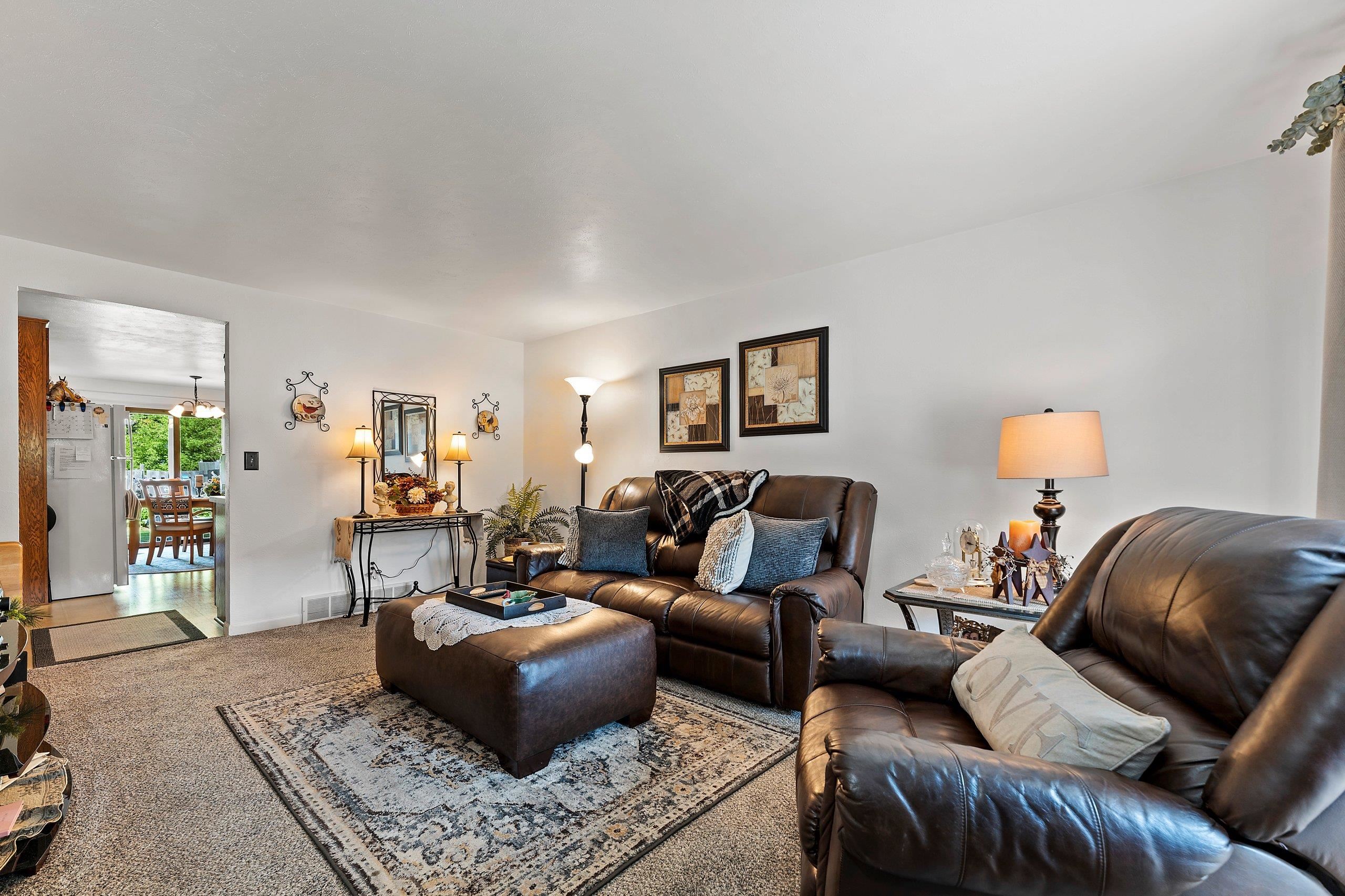 1022 Coppens Road Green Bay, WI 54303 - Photo 5 of 37
