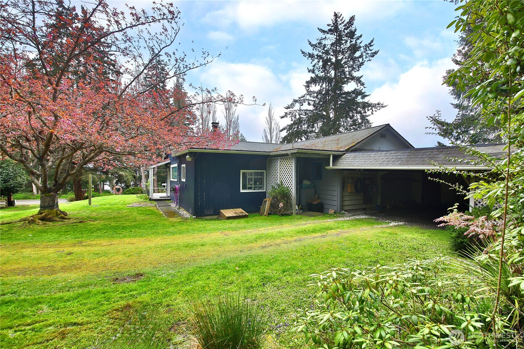 2712 North Bluff Road Greenbank, WA 98253 - Photo 4 of 35 Gallery Image 4