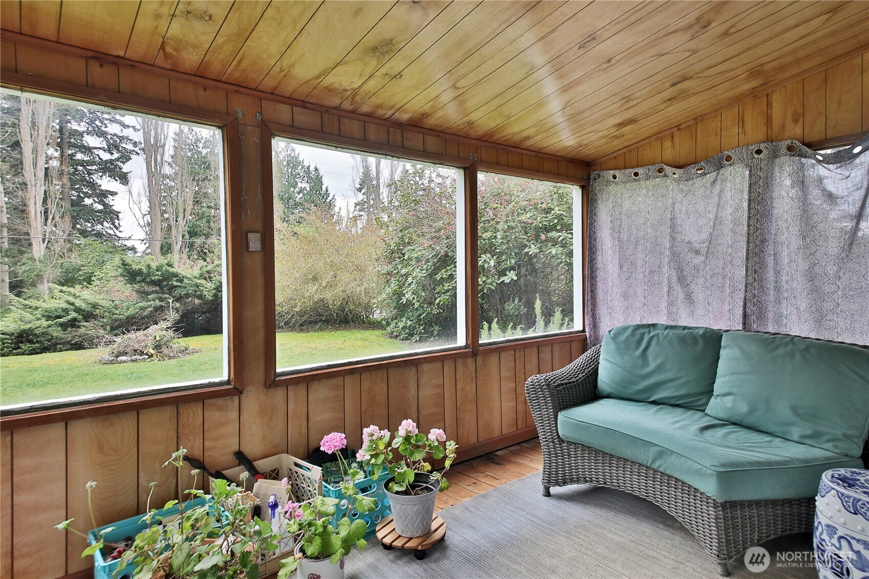 2712 North Bluff Road Greenbank, WA 98253 - Photo 6 of 35 Gallery Image 6