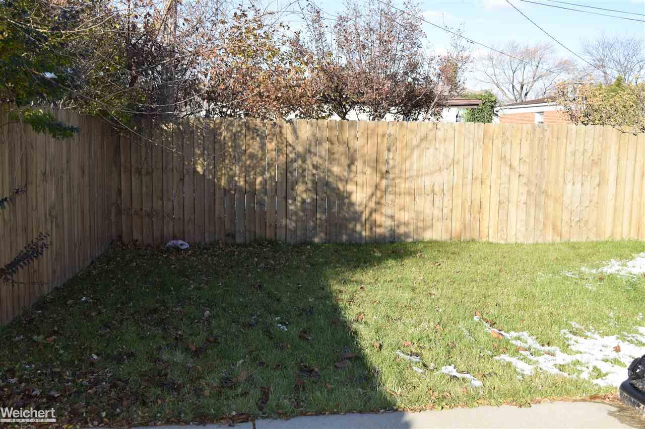 18021 Rainbow Road Fraser, MI 48026 - Photo 51 of 61 31371716-50.JPG
