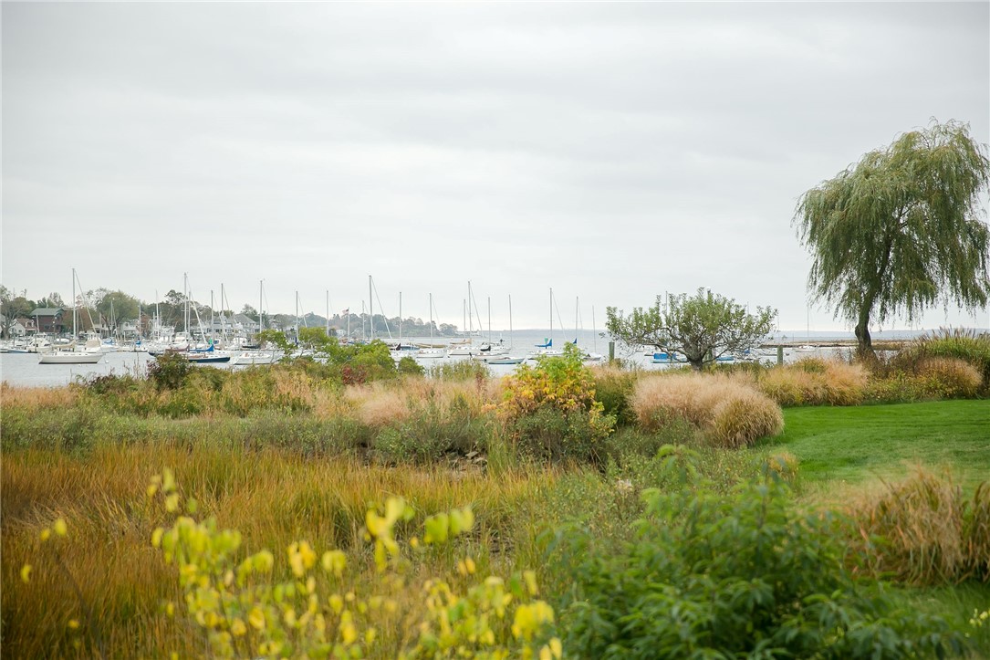 126 Riverside Drive, Unit 1 East Providence, RI 02915 - Photo 4 of 22