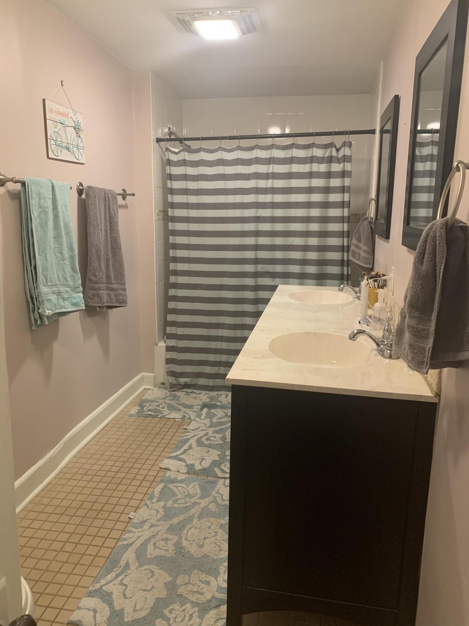 701 North Mill Road Salem, VA 24153 - Photo 14 of 32 Full bath on main level