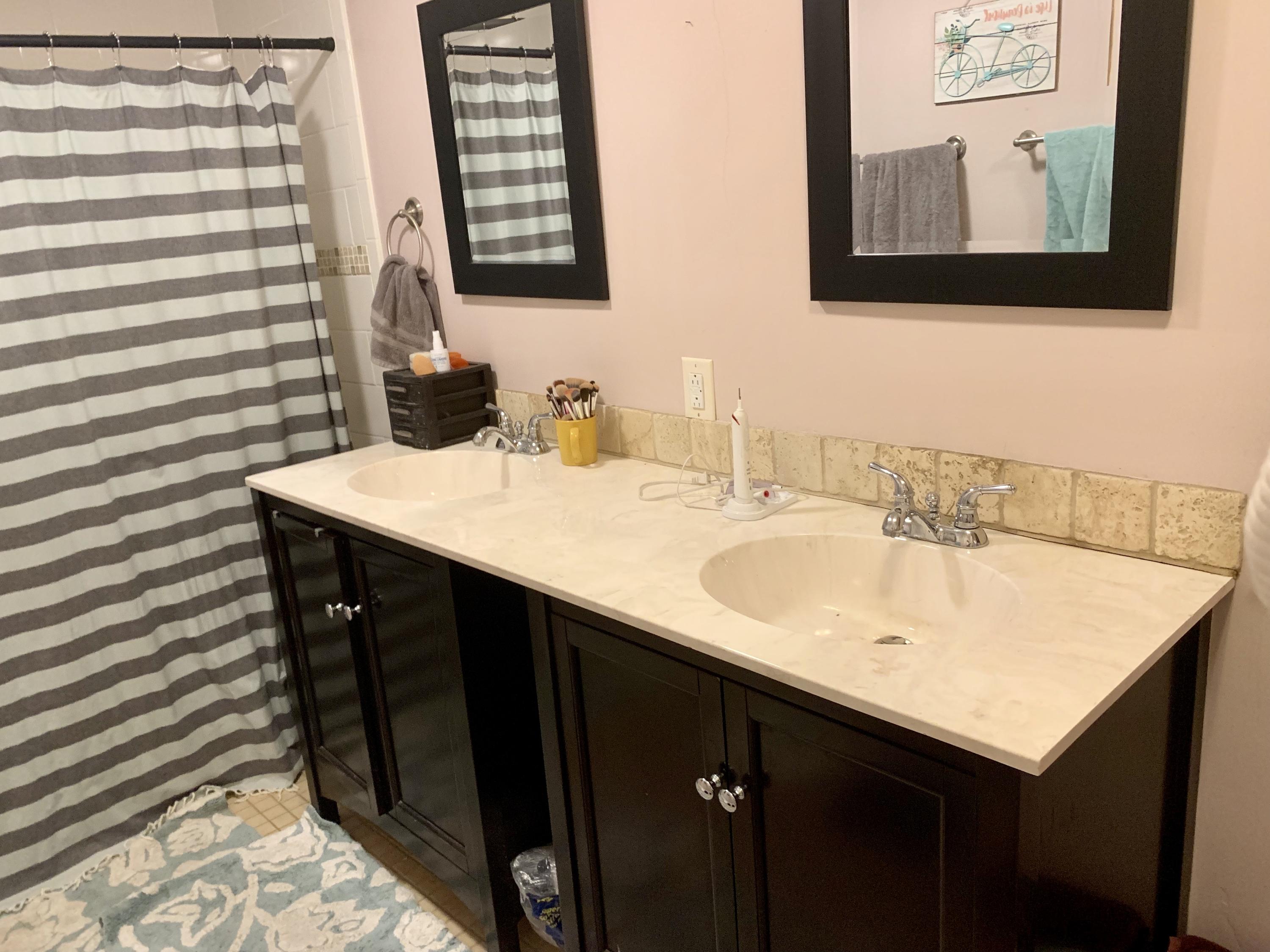 701 North Mill Road Salem, VA 24153 - Photo 15 of 32 Updated full bathroom