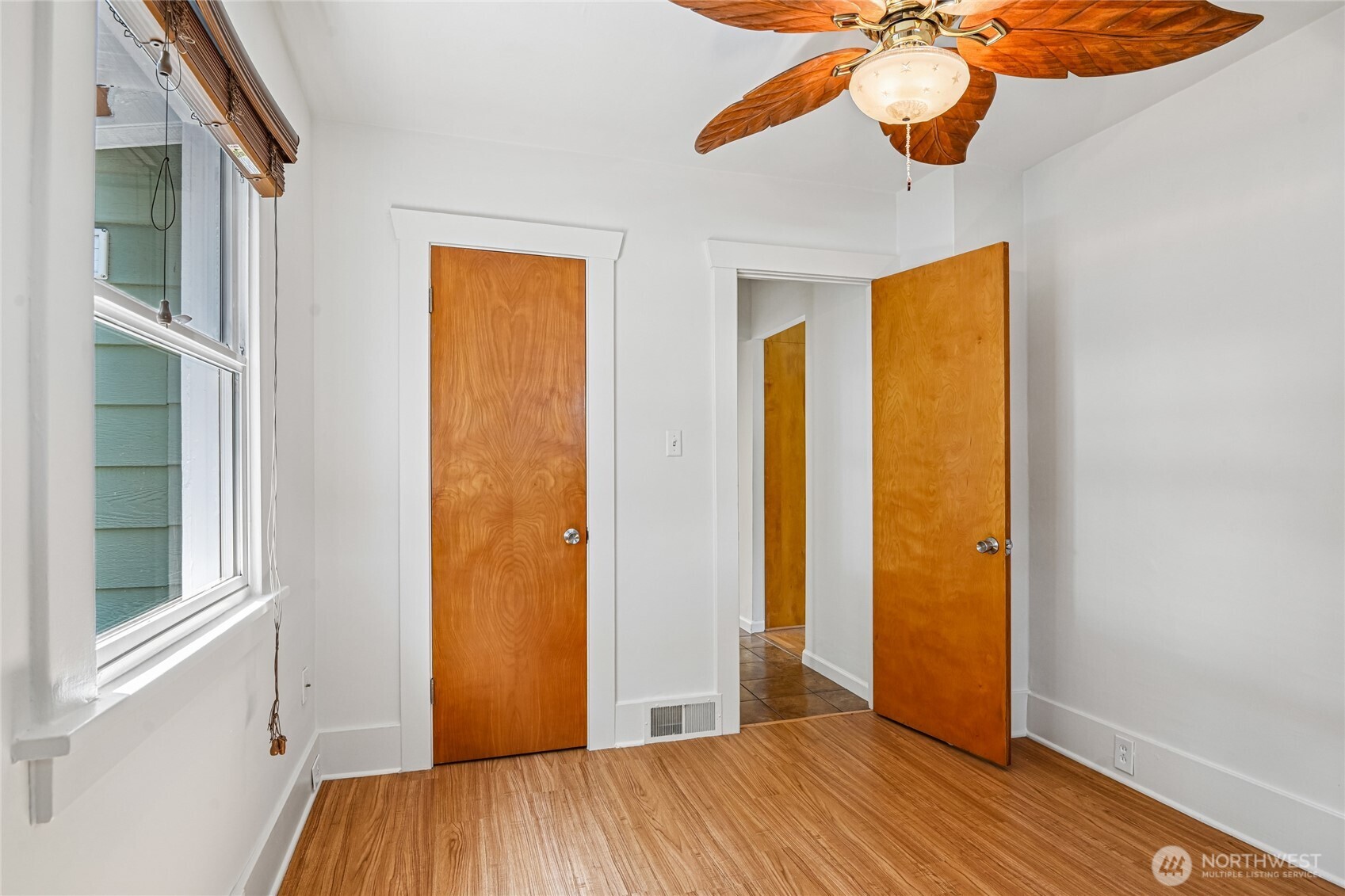5017 Southwest Grayson Street Seattle, WA 98116 - Photo 18 of 32 Gallery Image 18